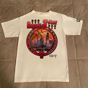 Vintage Authentic Bulls Basketball T-Shirt
